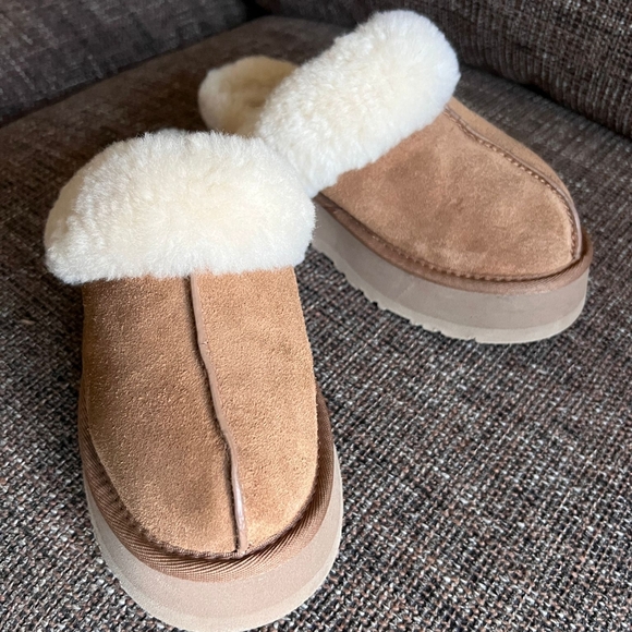 Women's UGG Disquette Slipper, Chestnut, Size 5 - Picture 10 of 11